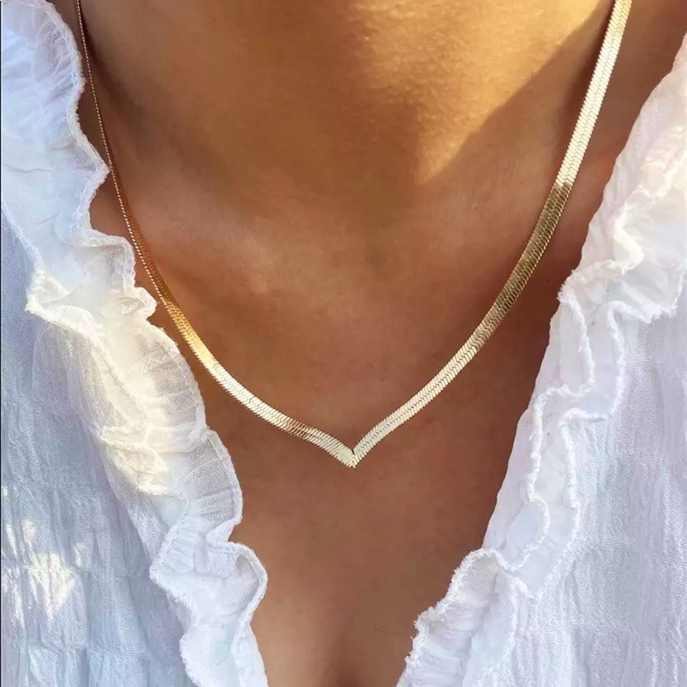 “Weekender" Minimalist Choker Business Casual-Weekend Gold Silver Gift Necklace - Picture 2 of 10
